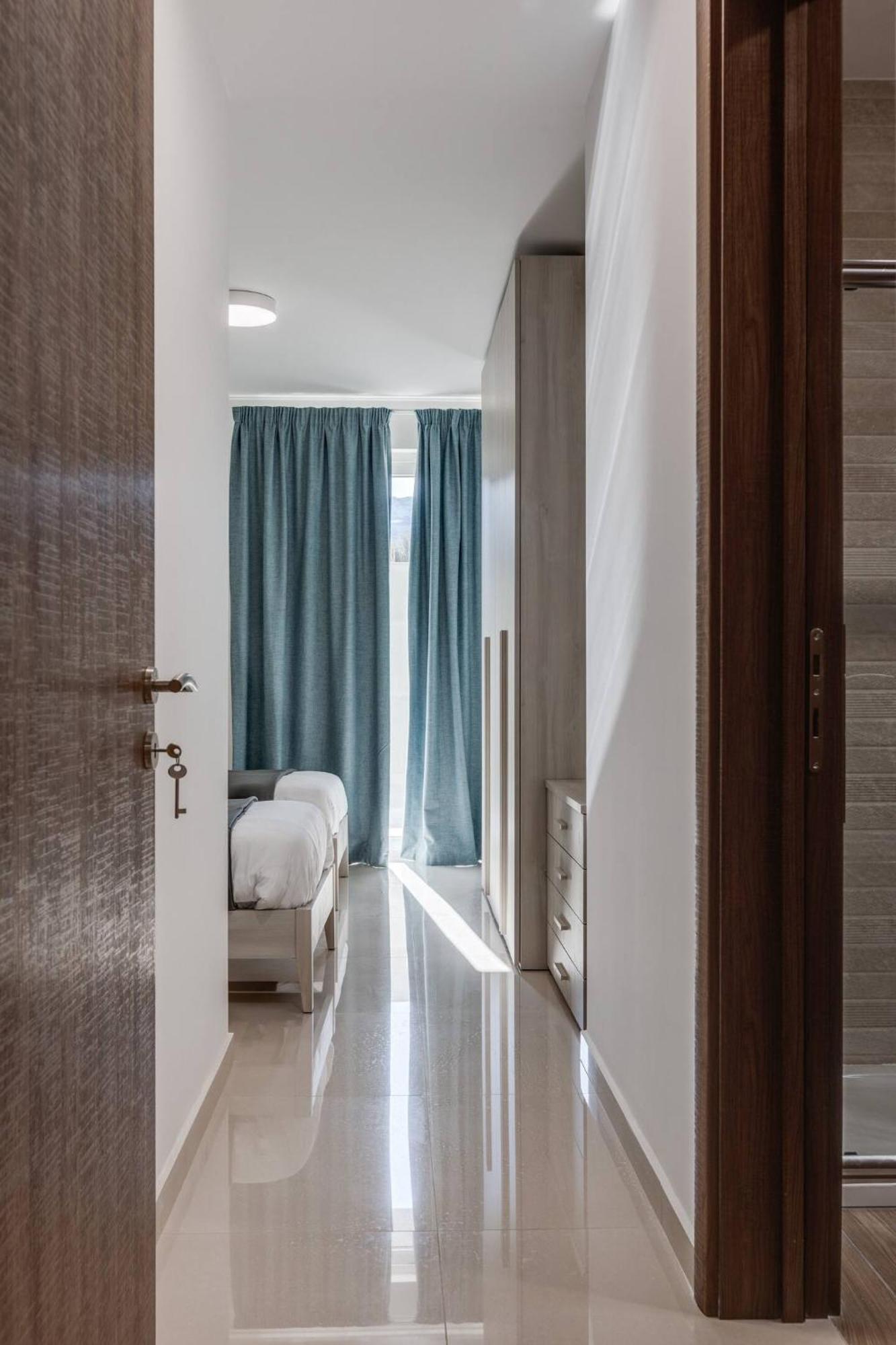 9Ten11 Seafront By Homely Mellieha Exterior photo